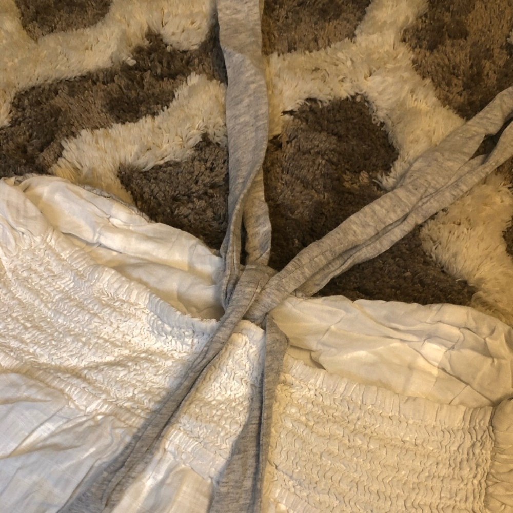 Hollister White Patterned Halter Top - Picture 4 of 9